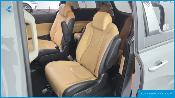 KIA CARNIVAL DIESEL 9-SEATER SIGNATURE