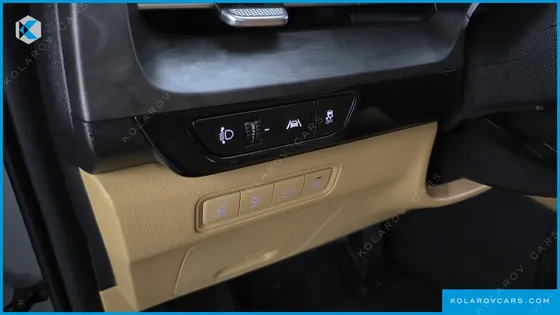 KIA CARNIVAL DIESEL 9-SEATER SIGNATURE