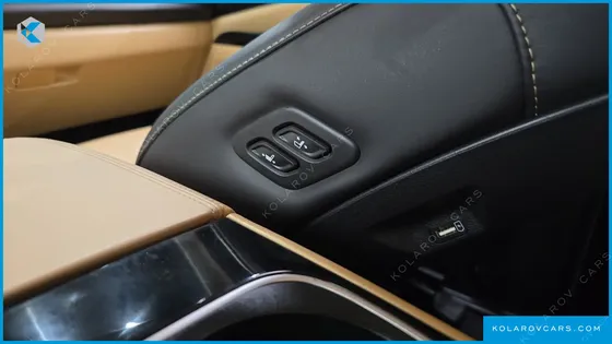KIA CARNIVAL DIESEL 9-SEATER SIGNATURE