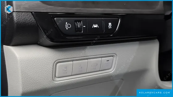 KIA CARNIVAL DIESEL 7-SEATER SIGNATURE