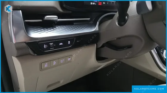 KIA CARNIVAL GASOLINE 9-SEATER HI-LIMOUSINE