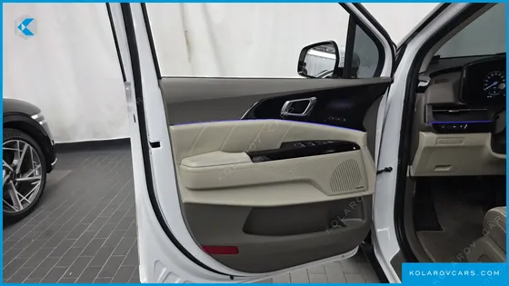 KIA CARNIVAL DIESEL 9-SEATER SIGNATURE