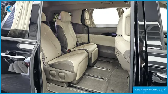 KIA CARNIVAL DIESEL 7-SEATER HI-LIMOUSINE