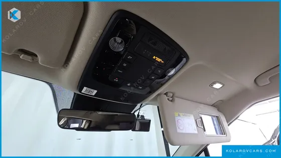 KIA CARNIVAL DIESEL 7-SEATER HI-LIMOUSINE
