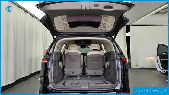 KIA CARNIVAL DIESEL 7-SEATER HI-LIMOUSINE