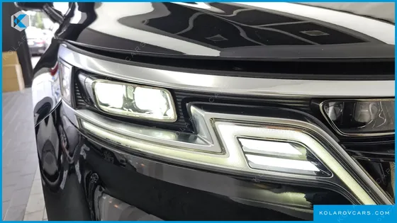 KIA CARNIVAL DIESEL 7-SEATER HI-LIMOUSINE