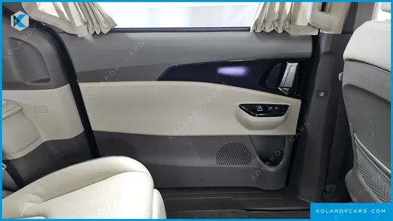 KIA CARNIVAL DIESEL 7-SEATER HI-LIMOUSINE