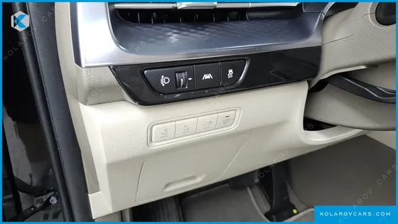 KIA CARNIVAL DIESEL 7-SEATER HI-LIMOUSINE