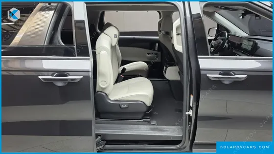 KIA CARNIVAL DIESEL 9-SEATER NOBLESSE