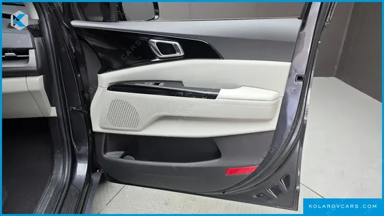 KIA CARNIVAL DIESEL 9-SEATER NOBLESSE
