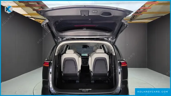 KIA CARNIVAL DIESEL 9-SEATER NOBLESSE