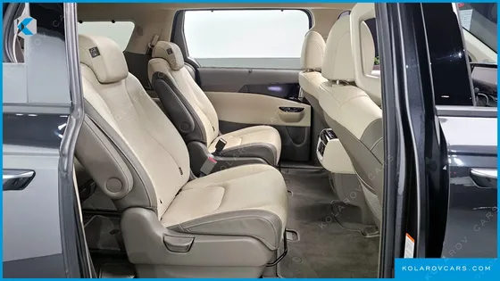 KIA CARNIVAL GASOLINE 9-SEATER SIGNATURE