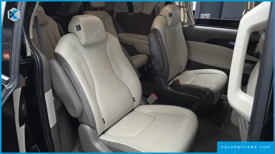 KIA CARNIVAL GASOLINE 9-SEATER HI-LIMOUSINE