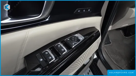 KIA CARNIVAL GASOLINE 9-SEATER HI-LIMOUSINE