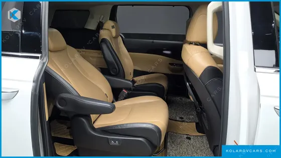 KIA CARNIVAL DIESEL 9-SEATER SIGNATURE