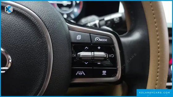 KIA CARNIVAL DIESEL 9-SEATER SIGNATURE