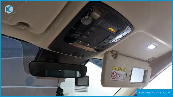 KIA CARNIVAL DIESEL 9-SEATER SIGNATURE