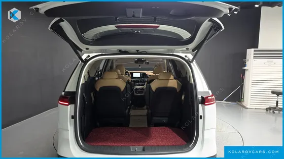KIA CARNIVAL DIESEL 9-SEATER SIGNATURE
