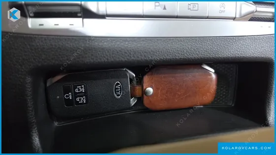 KIA CARNIVAL DIESEL 9-SEATER SIGNATURE