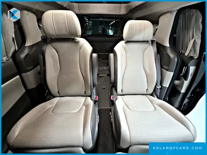KIA CARNIVAL GASOLINE 7-SEATER HI-LIMOUSINE
