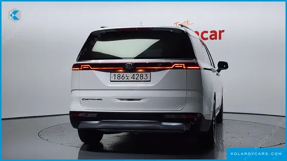 KIA CARNIVAL DIESEL 9-SEATER SIGNATURE