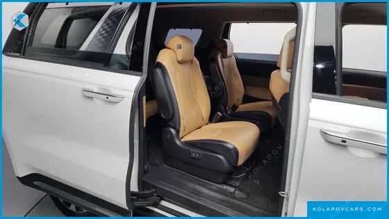 KIA CARNIVAL DIESEL 9-SEATER SIGNATURE