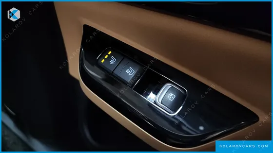 KIA CARNIVAL DIESEL 9-SEATER SIGNATURE