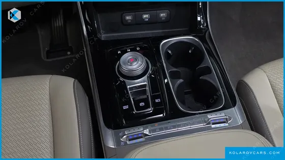 KIA CARNIVAL DIESEL 9-SEATER NOBLESSE