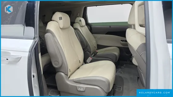 KIA CARNIVAL DIESEL 9-SEATER NOBLESSE