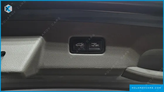 KIA CARNIVAL DIESEL 9-SEATER SIGNATURE