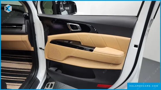 KIA CARNIVAL DIESEL 7-SEATER SIGNATURE