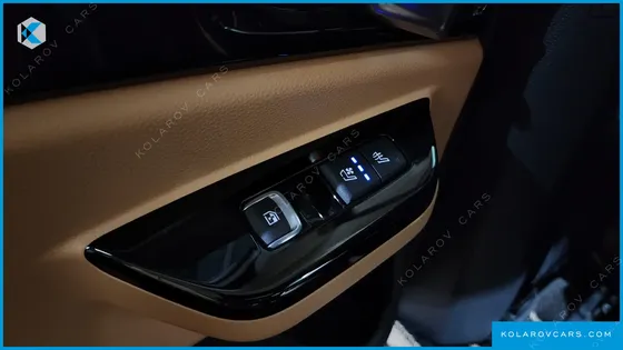 KIA CARNIVAL DIESEL 7-SEATER SIGNATURE