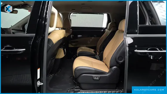 KIA CARNIVAL DIESEL 9-SEATER SIGNATURE