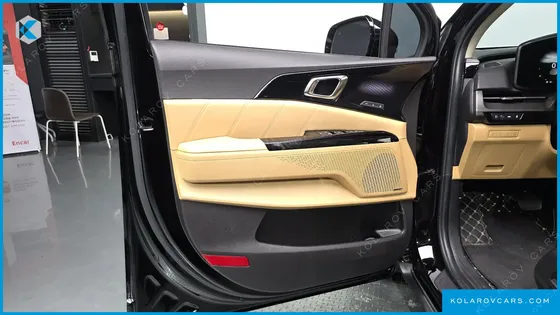 KIA CARNIVAL DIESEL 9-SEATER SIGNATURE