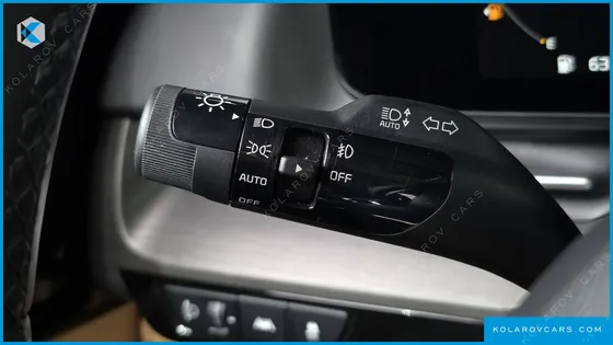 KIA CARNIVAL DIESEL 9-SEATER SIGNATURE