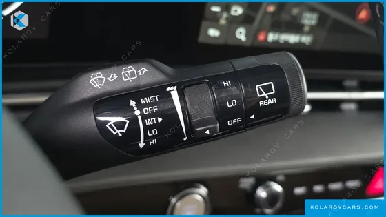 KIA CARNIVAL DIESEL 9-SEATER SIGNATURE