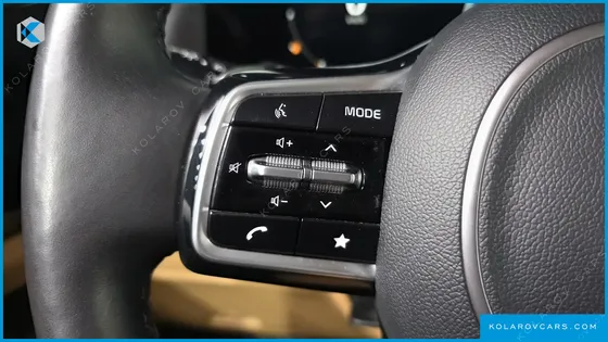 KIA CARNIVAL DIESEL 9-SEATER SIGNATURE