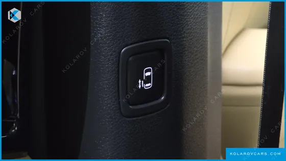 KIA CARNIVAL DIESEL 9-SEATER SIGNATURE