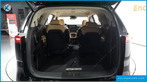 KIA CARNIVAL DIESEL 9-SEATER SIGNATURE