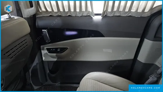 KIA CARNIVAL GASOLINE 7-SEATER HI-LIMOUSINE