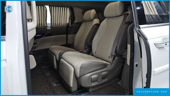 KIA CARNIVAL GASOLINE 7-SEATER HI-LIMOUSINE