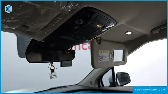 KIA CARNIVAL GASOLINE 7-SEATER HI-LIMOUSINE
