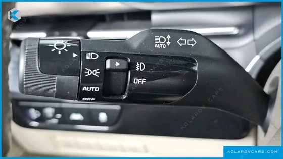 KIA CARNIVAL GASOLINE 7-SEATER HI-LIMOUSINE