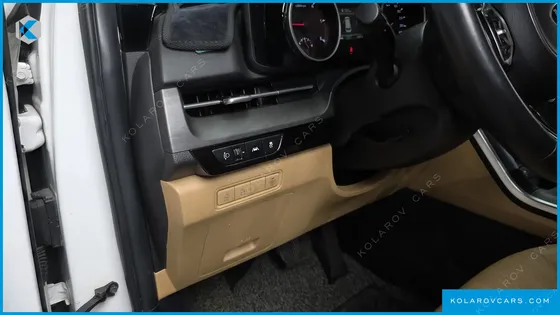 KIA CARNIVAL DIESEL 9-SEATER PRESTIGE