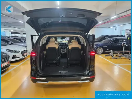 KIA CARNIVAL DIESEL 9-SEATER SIGNATURE