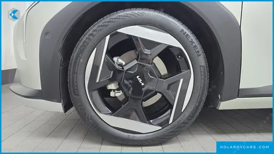 KIA EV4 STANDARD 2WD