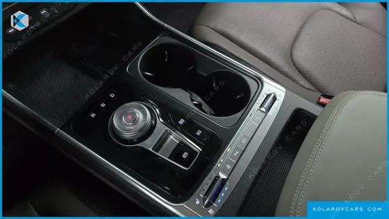 KIA CARNIVAL GASOLINE 9-SEATER NOBLESSE