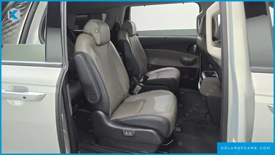 KIA CARNIVAL GASOLINE 9-SEATER NOBLESSE