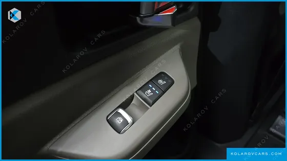 KIA CARNIVAL GASOLINE 9-SEATER NOBLESSE