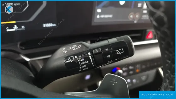 KIA CARNIVAL GASOLINE 9-SEATER NOBLESSE